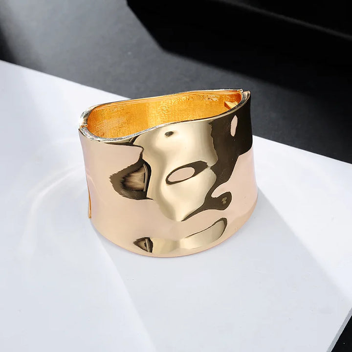 RAYNA™ – Chic Asymmetric Statement Bangle