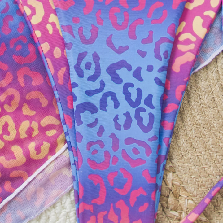Women's String Bikini in pink leopard