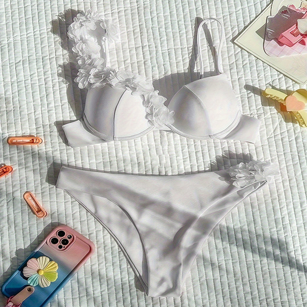 Women's Underwire Bikini in white